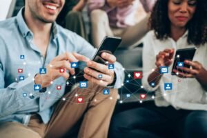 How Custom Graphics Improve Social Media Engagement