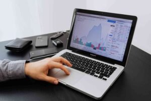 How to Use Guest Posting to Tap into New Markets