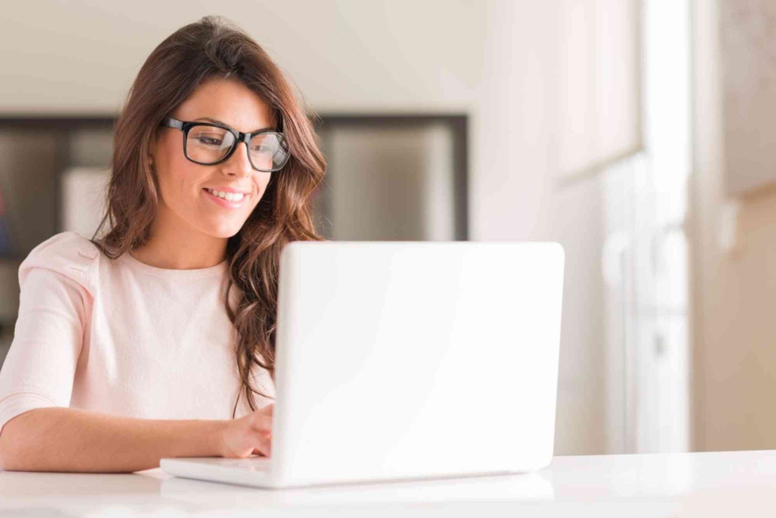 Analyzing Competitor Strategies in Vape Guest Posting