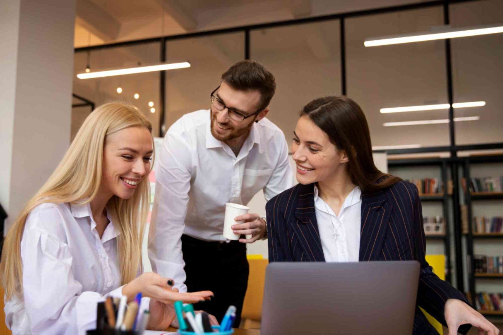 Building Long-Term Relationships with Editors via Guest Posting