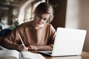 Navigating the Future of Guest Posting in a Content-Saturated World