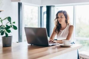 Using Testimonials and Reviews in Real Estate Guest Posts