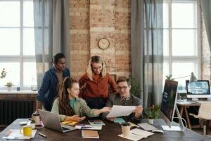 Driving Traffic During Off-Peak Seasons with Targeted Guest Posts