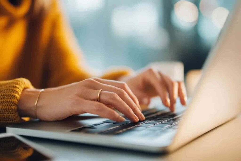 Guest Post Introductions That Hook Without Clickbait