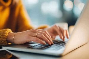 Guest Post Introductions That Hook Without Clickbait