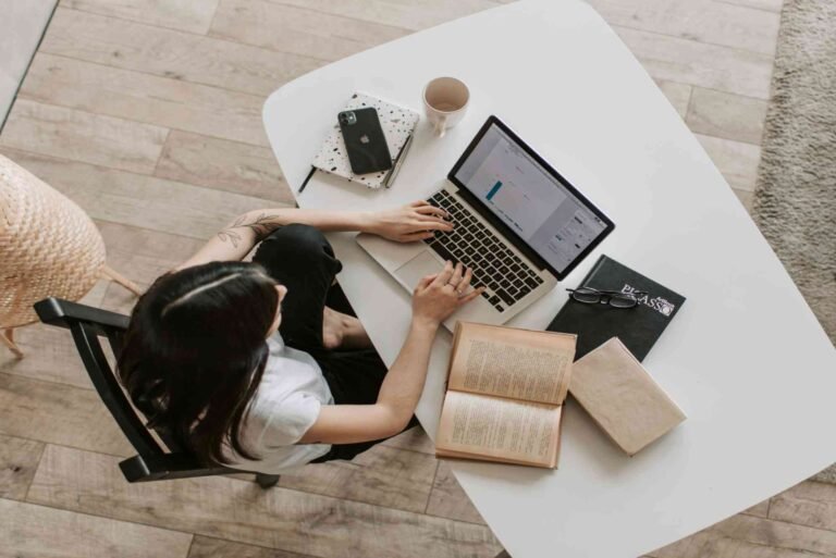 Guest Posting vs Blog Outreach (Conceptual Guide)