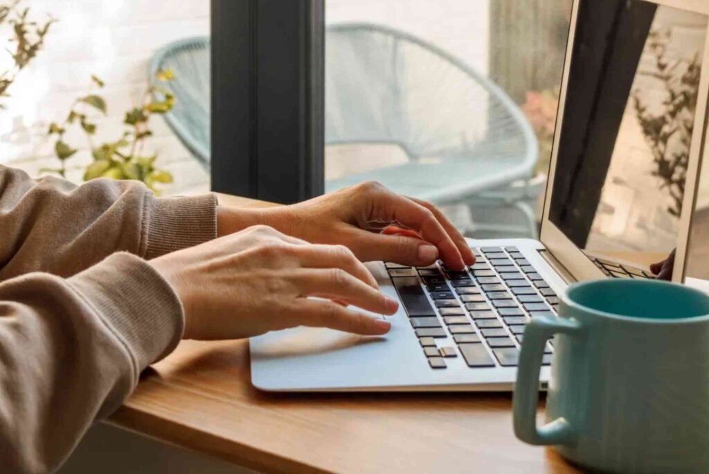 Where to Place Links Naturally in a Paragraph