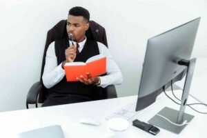 How External Content Improves Audience Trust
