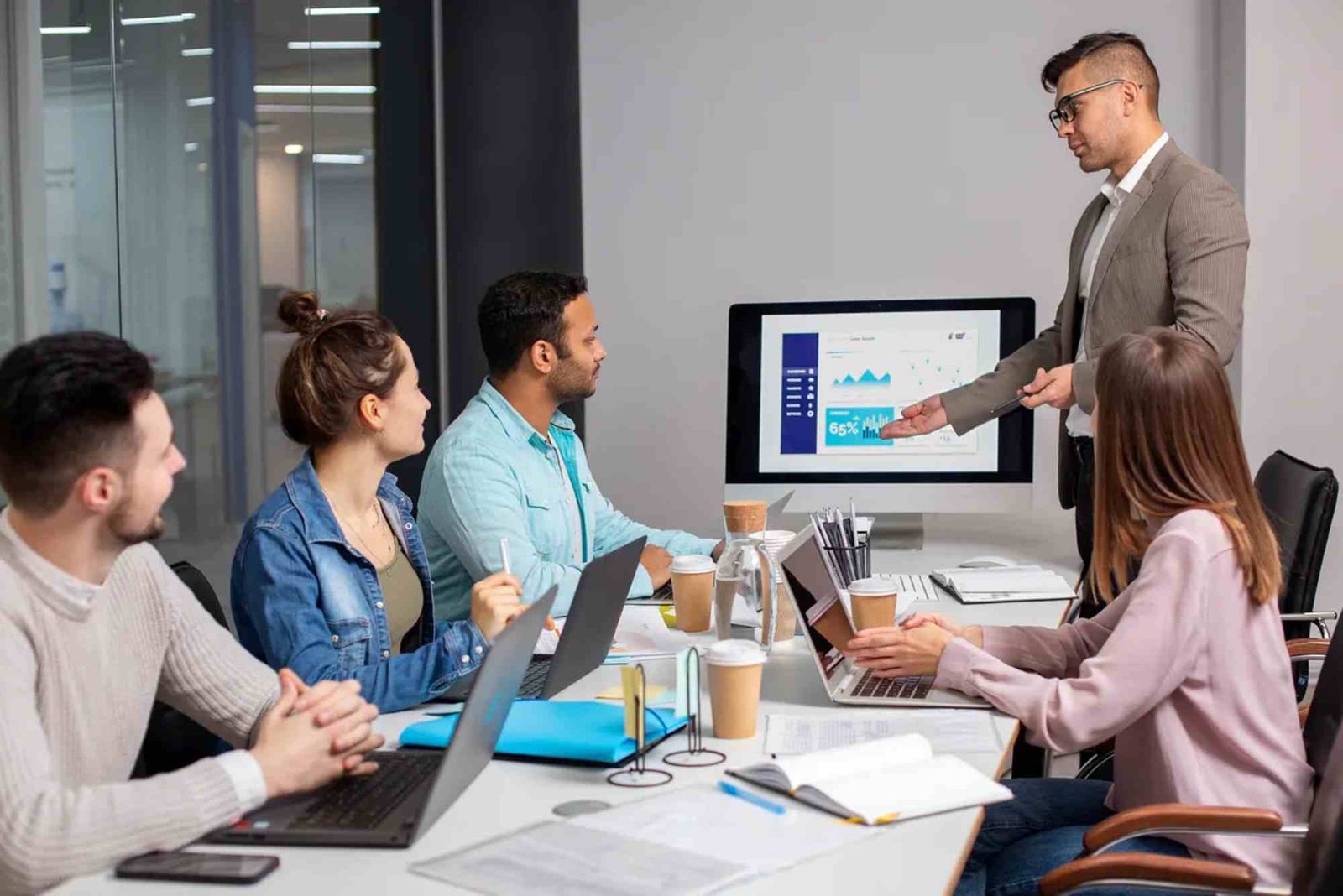 How Guest Posting Supports Business Authority Development