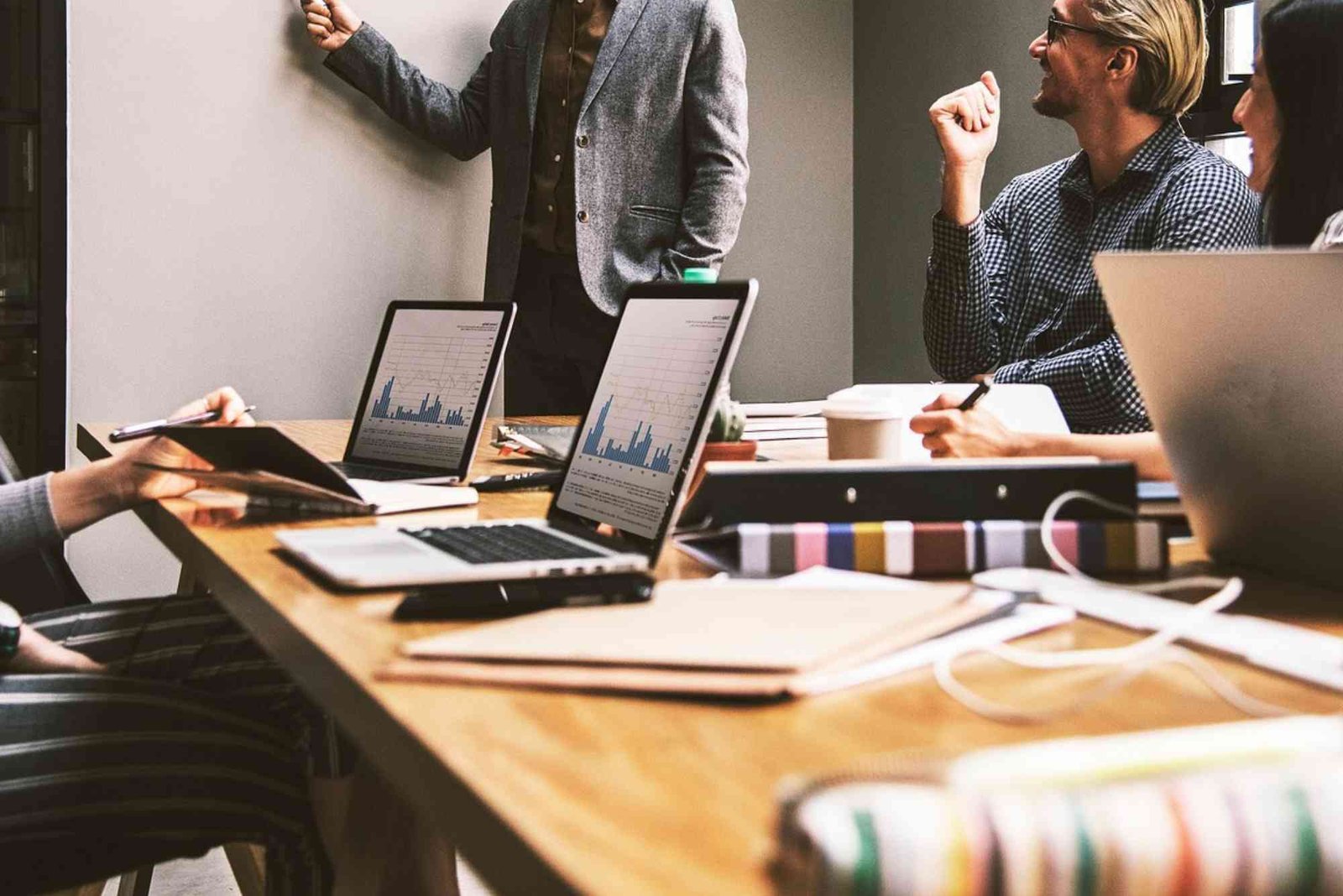 How Guest Posting Supports Reputation Management