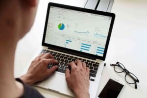 Why Multi-Channel Marketing Strengthens Guest Posting