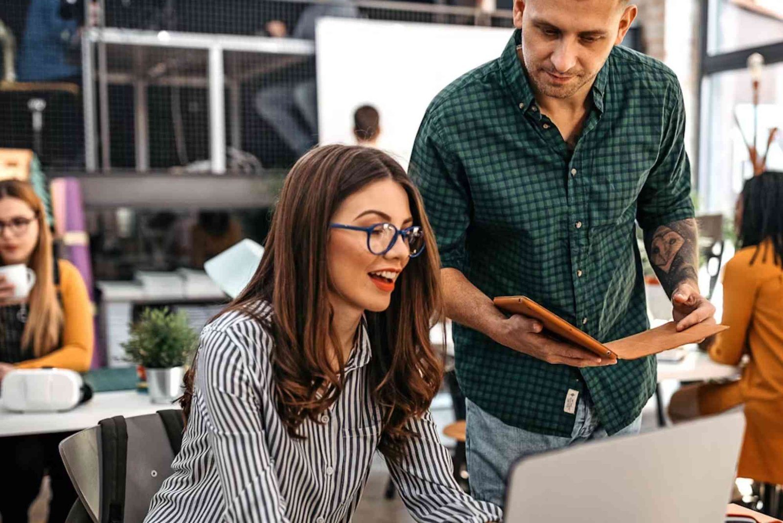 Why Multi-Channel Marketing Improves Guest Posting ROI