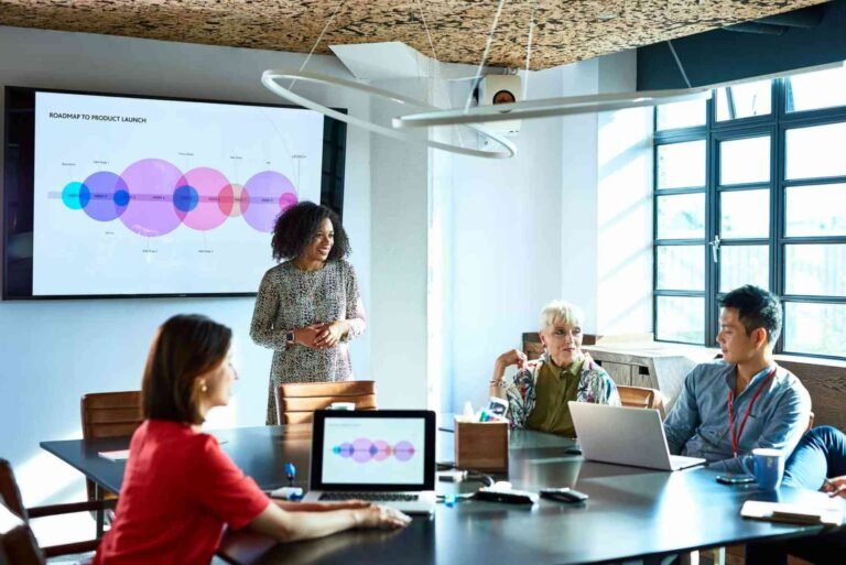 How Community Building Enhances Guest Posting