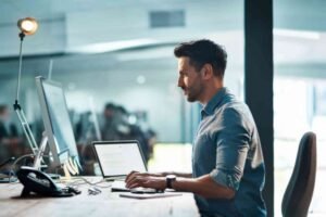 How Guest Posts Improve Industry Authority