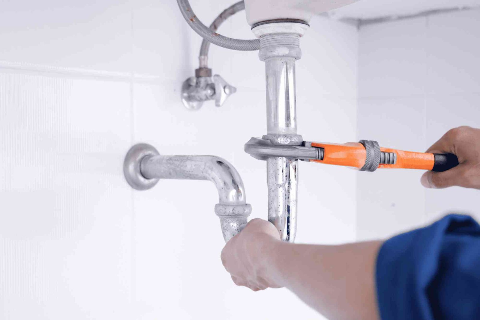 Emergency Plumber in Dubai What to Do in Urgent Situations